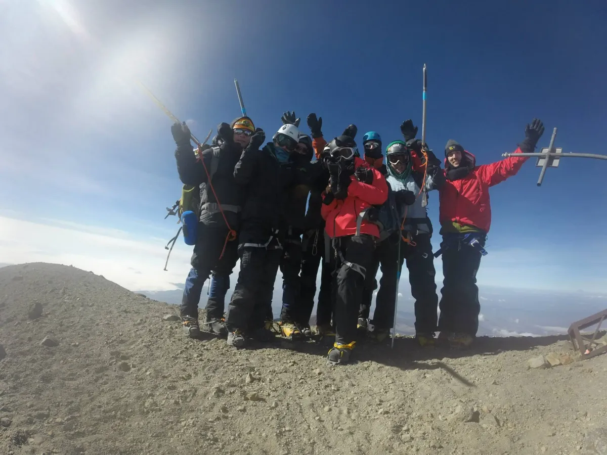 Wild Med adventurers together in the mountains